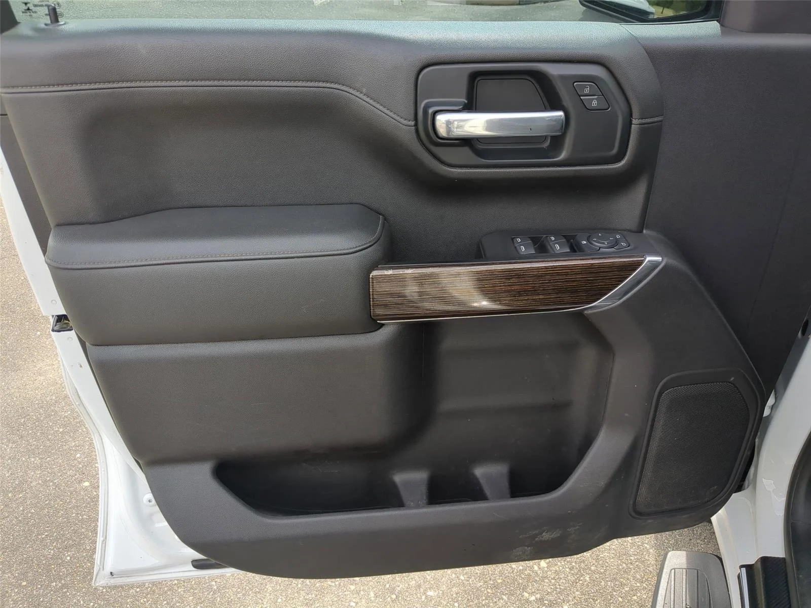 Used 2021 Summit White GMC SLE image 12