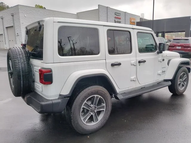 Used 2023 White Jeep Sahara image 8