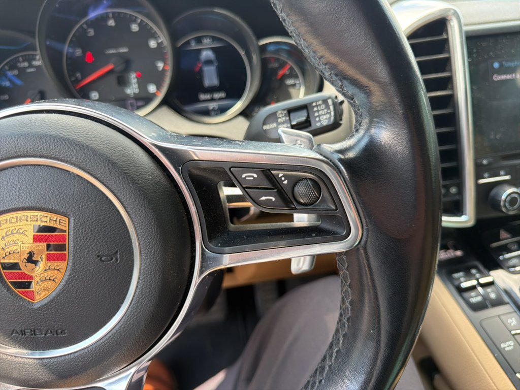 Used 2018 Moonlight Blue Metallic Porsche Base image 8