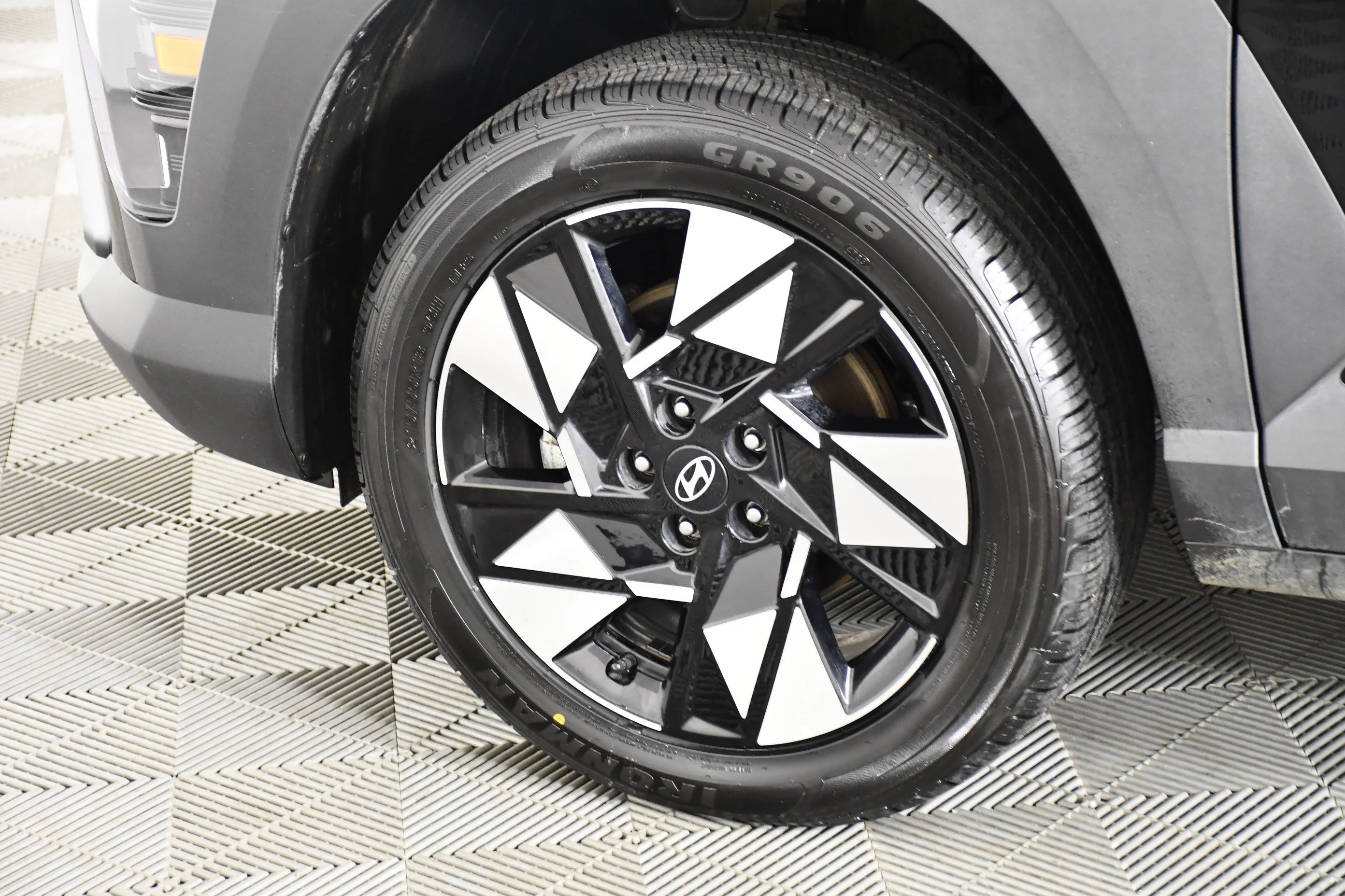 Used 2025 Abyss Black Pearl Hyundai SEL image 50