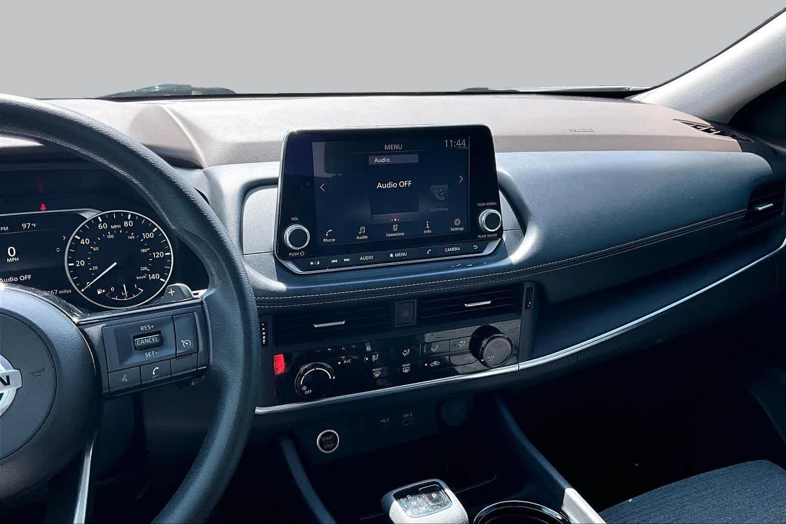 Used 2021 Glacier White Nissan S image 7