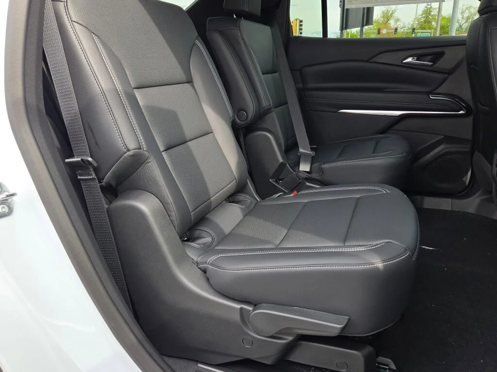 2026 Chevrolet Traverse LT - Photo 9