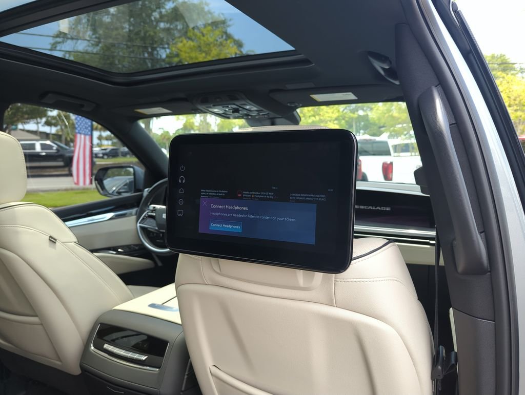 Used 2025 Silver Cadillac Sport image 37