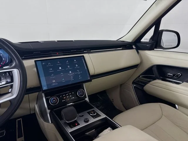 Used 2023 Gray Land Rover SE image 26
