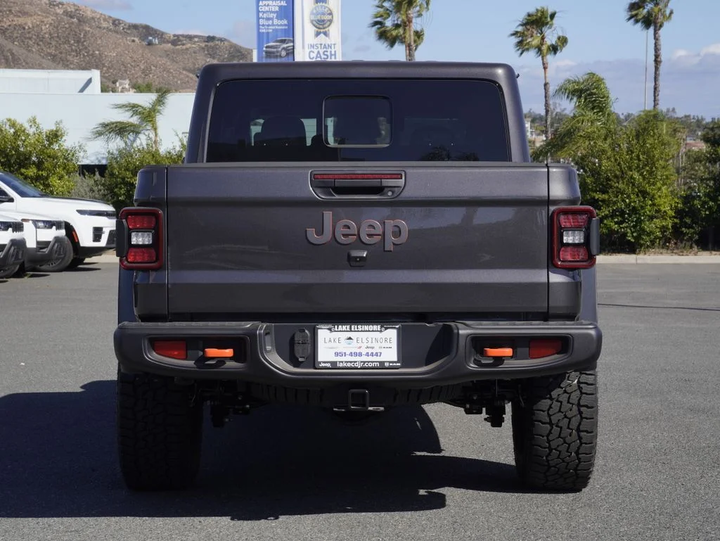 New 2026 Granite Crystal Metallic Clear-Coat Exterior Paint Jeep Mojave image 4