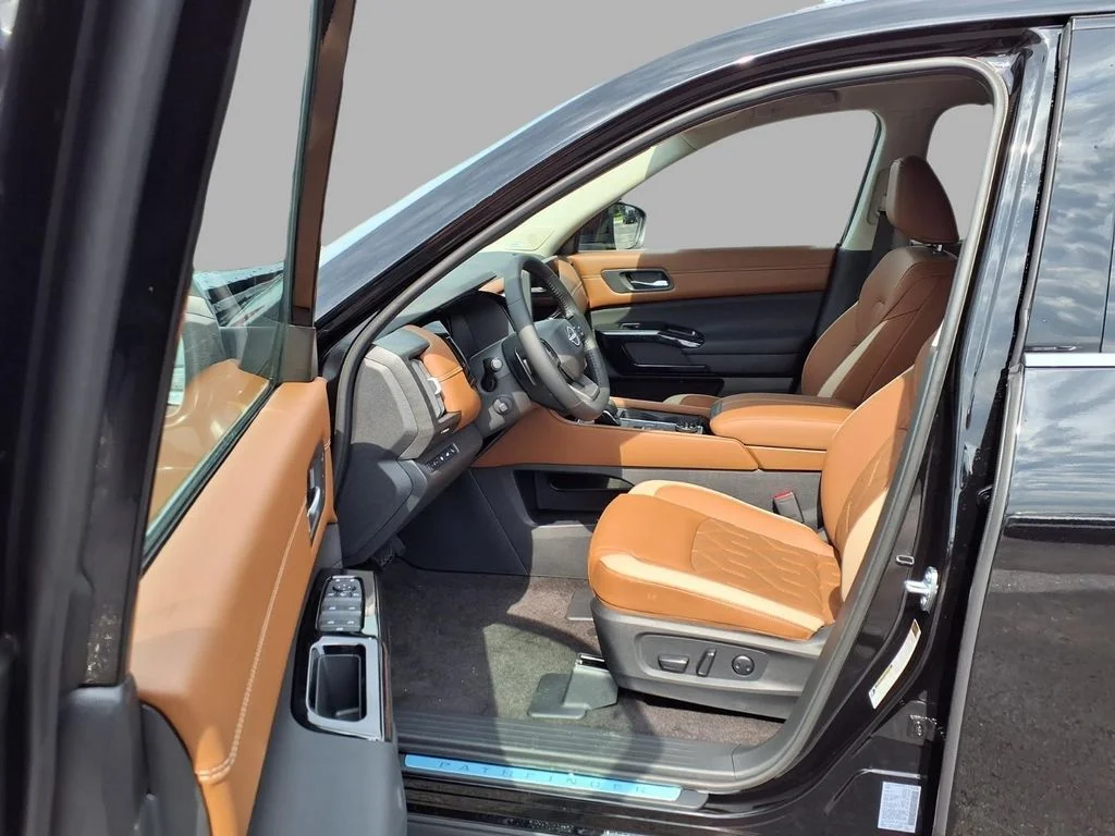 New 2026 Super Black Nissan Platinum image 20