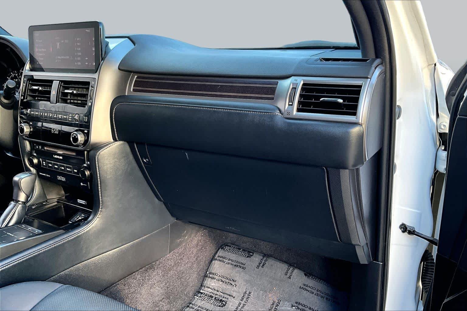 Used 2022 Starfire Pearl Lexus Premium image 19