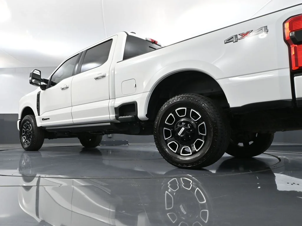 2025 Ford F-250 Super Duty Platinum - Photo 47