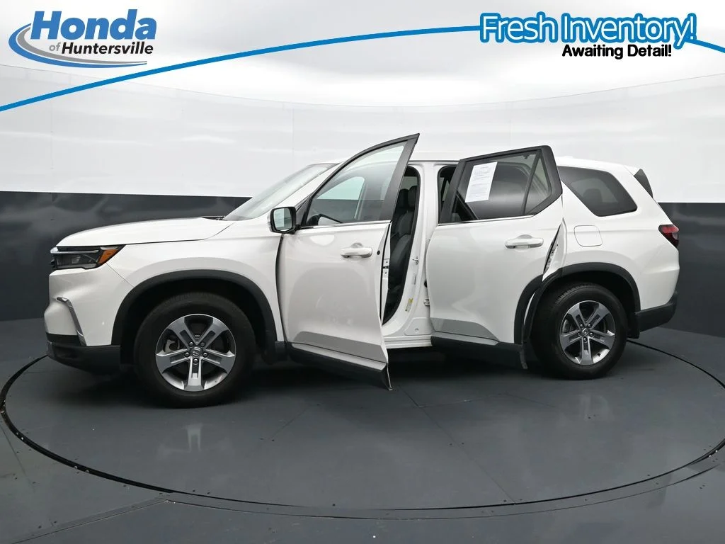 Used 2025 Platinum White Pearl Honda EX-L image 43
