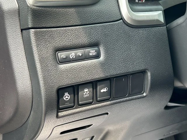 Used 2016 Gray Nissan Platinum image 39