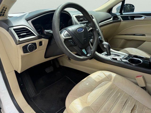 Used 2013 White Ford SE image 14