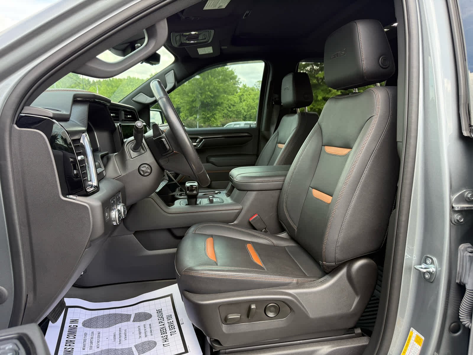 Used 2023 Sterling Metallic GMC AT4 image 12