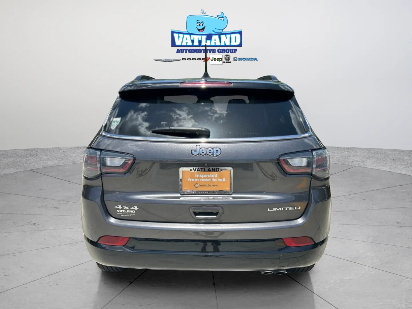 Used 2022 Crystal Metallic Jeep Limited image 4