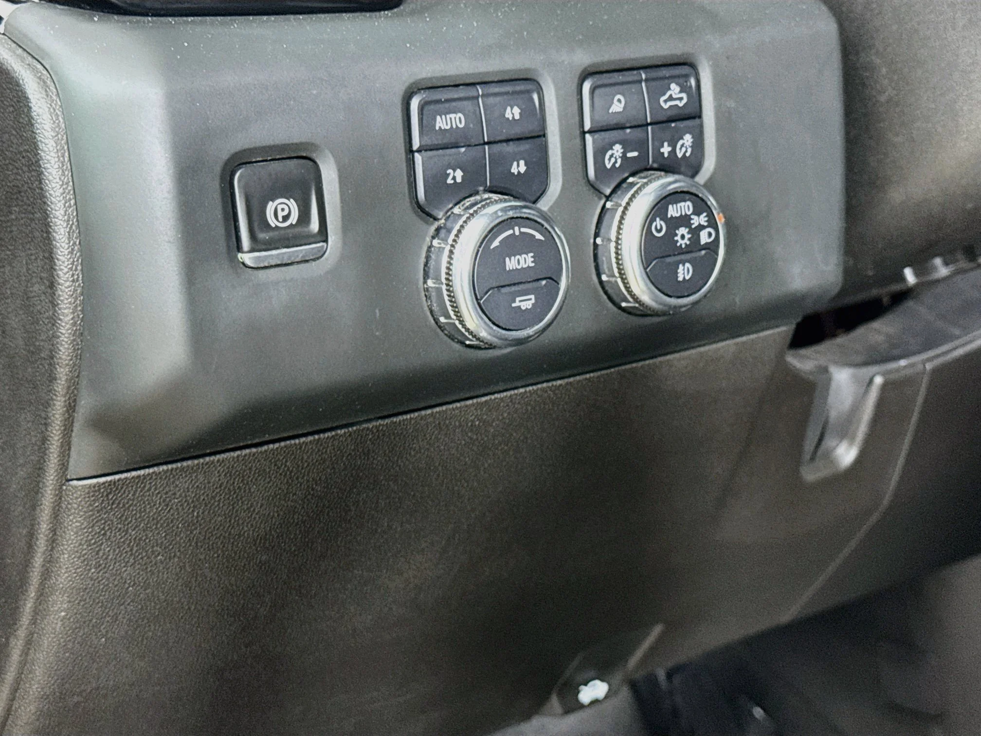 Used 2024 Onyx Black GMC AT4 image 12