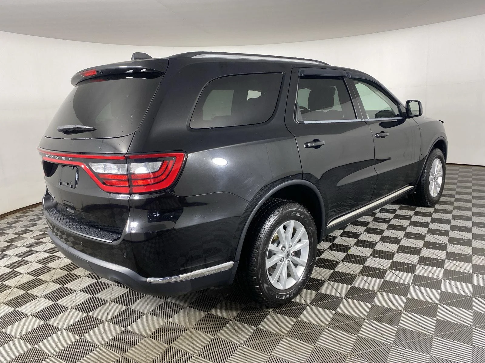 Used 2020 DB Black Clearcoat Dodge SXT Plus image 8