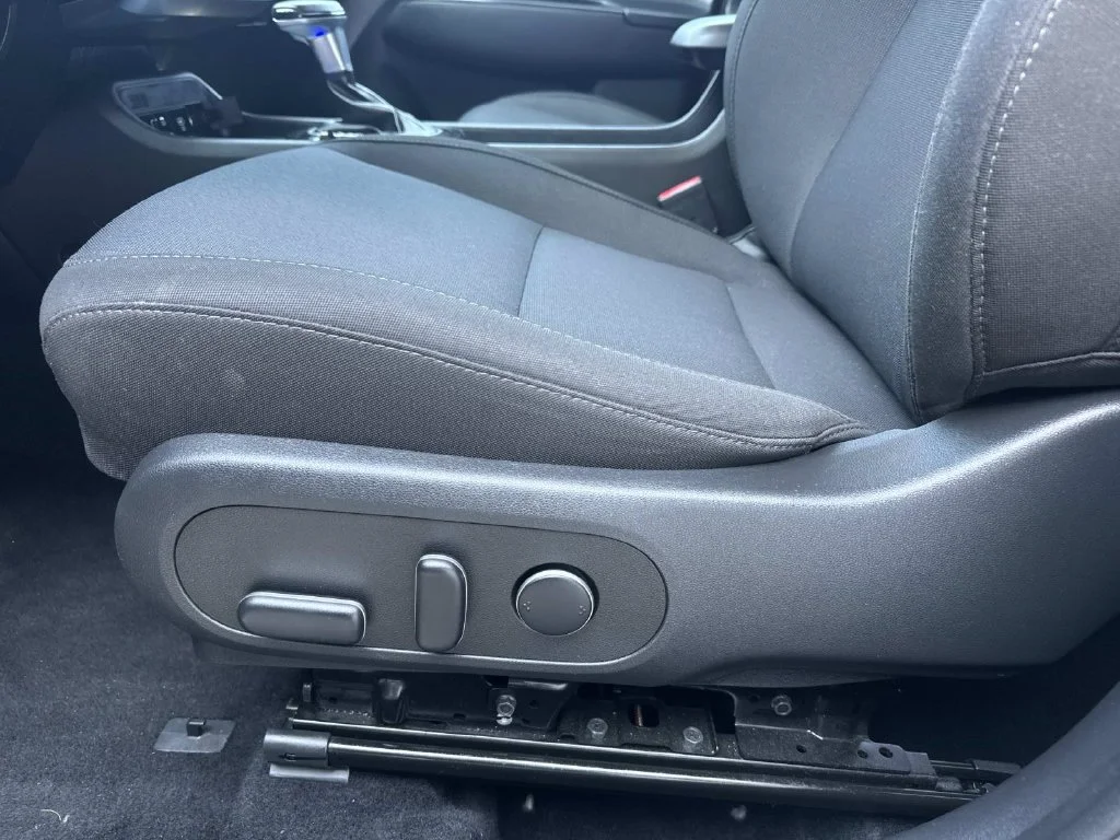 Used 2025 Gray Hyundai SEL image 31