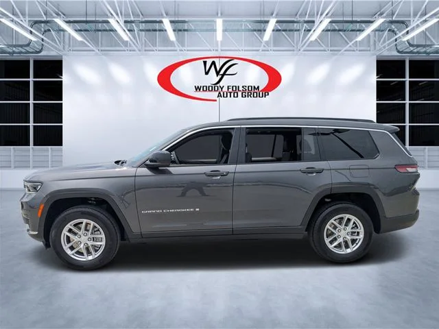 New 2026 Baltic Gray Metallic Clear-Coat Exterior Paint Jeep Laredo X image 6