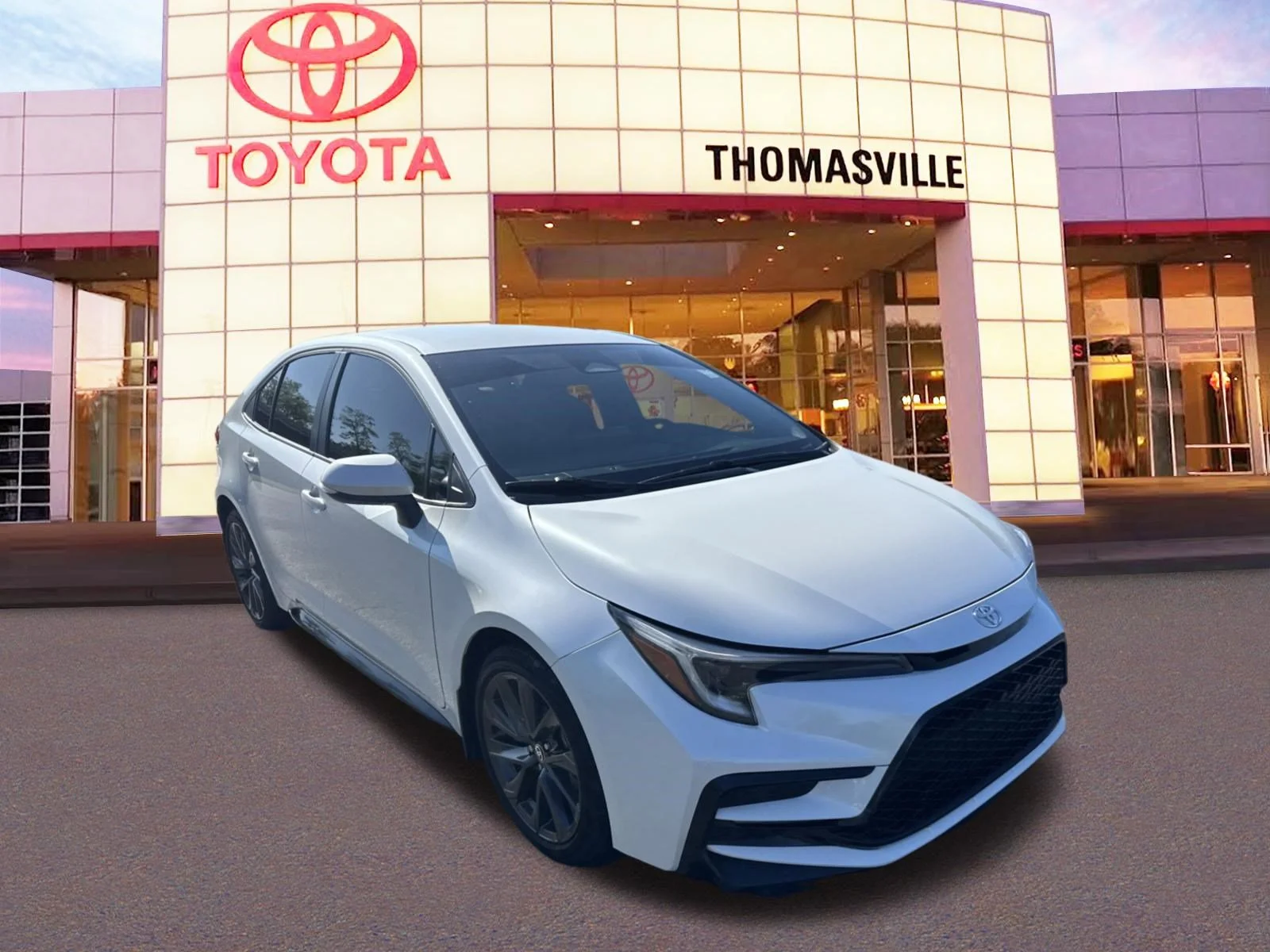 Used 2024  Toyota  image 3