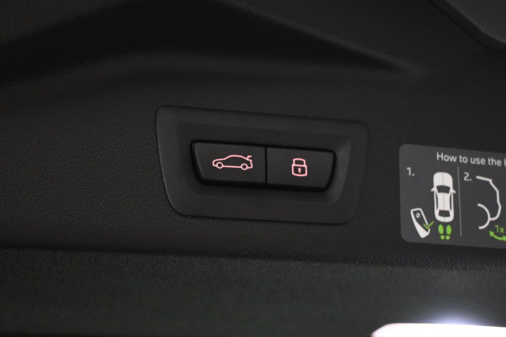 Used 2026 Gray Metallic BMW xDrive40i image 37