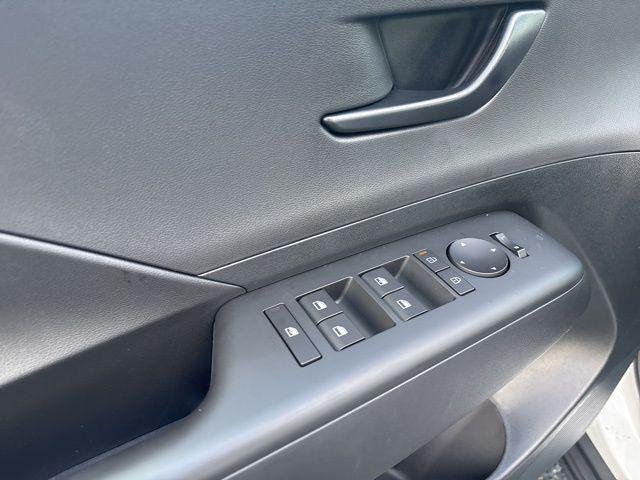 New 2026 Atlas White Hyundai SE AWD image 17