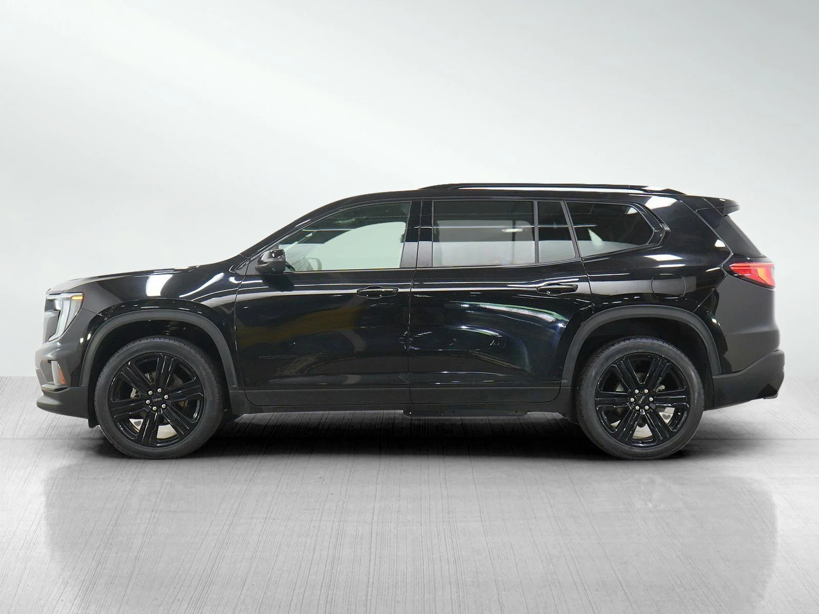 Used 2025 GMC Acadia Elevation with VIN 1GKENNRS2SJ282152 for sale in Bloomington, Minnesota