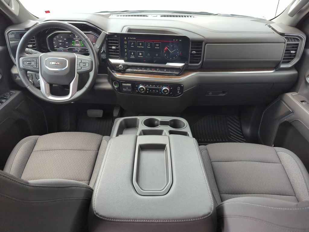 Used 2025 Summit White GMC Elevation image 14