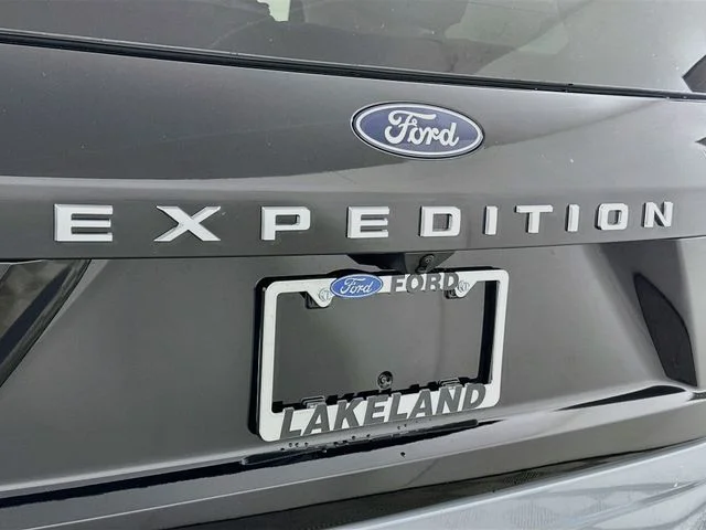 New 2027 Gray Ford Platinum image 27