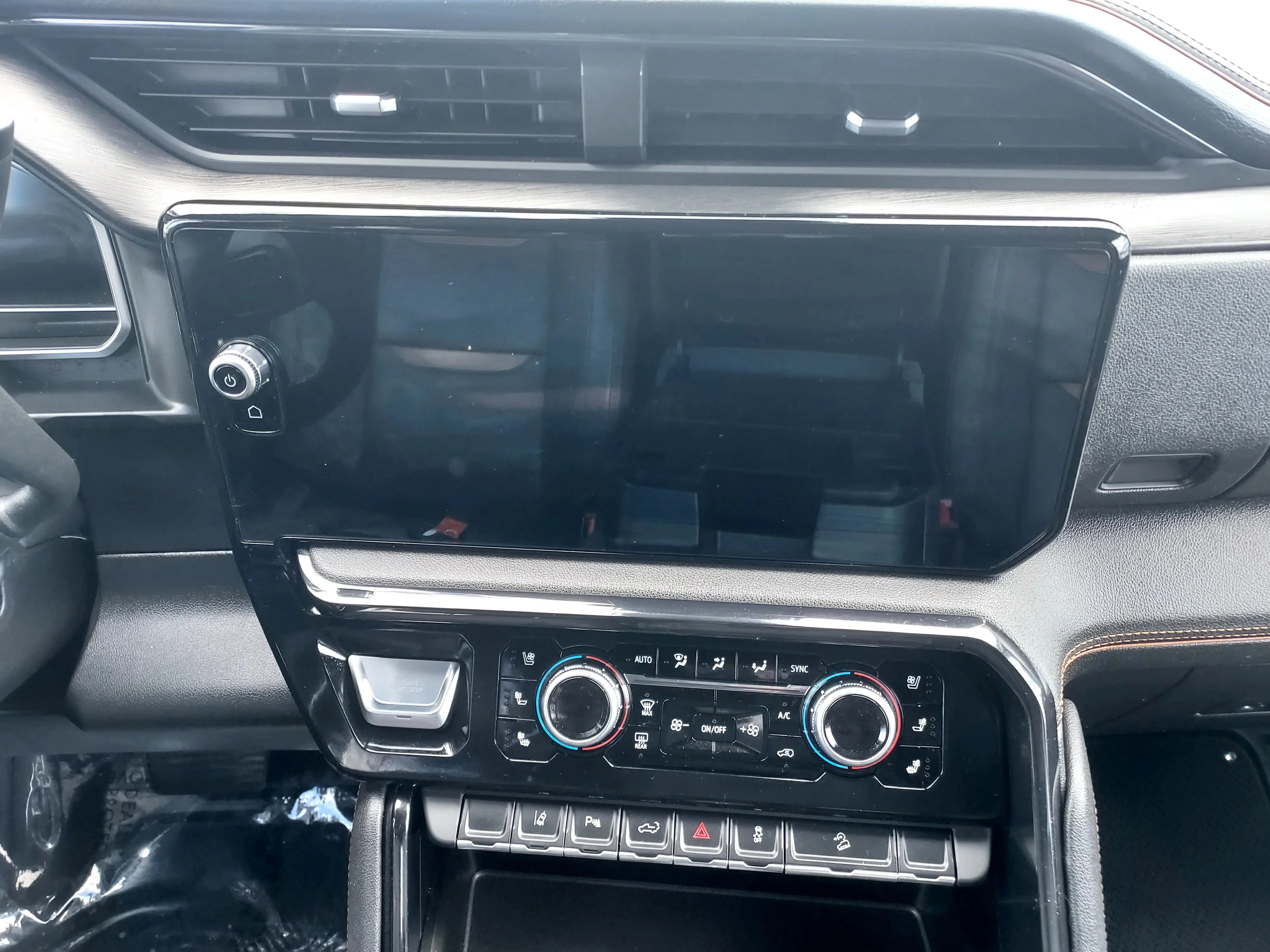 Used 2024 Summit White GMC AT4 image 31