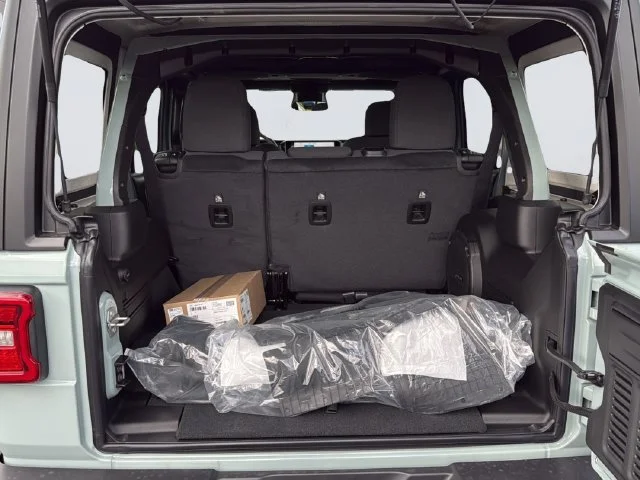 New 2027 Earl Clear-Coat Paint Jeep Sport S image 27