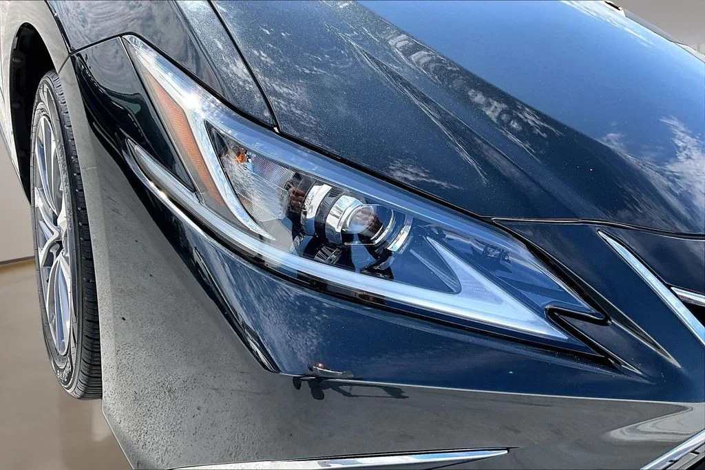 Used 2024 Black Lexus 350 image 30