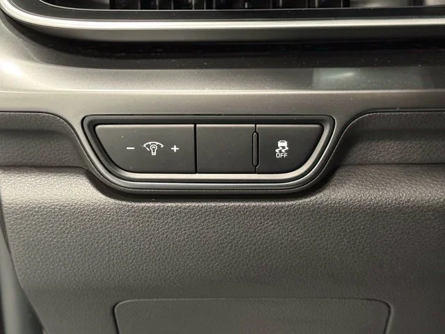 Used 2025  Kia SX image 13