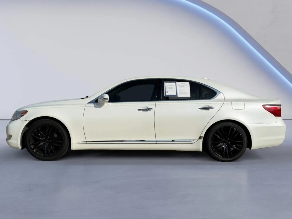 Used 2011 Starfire Pearl Lexus Base image 2