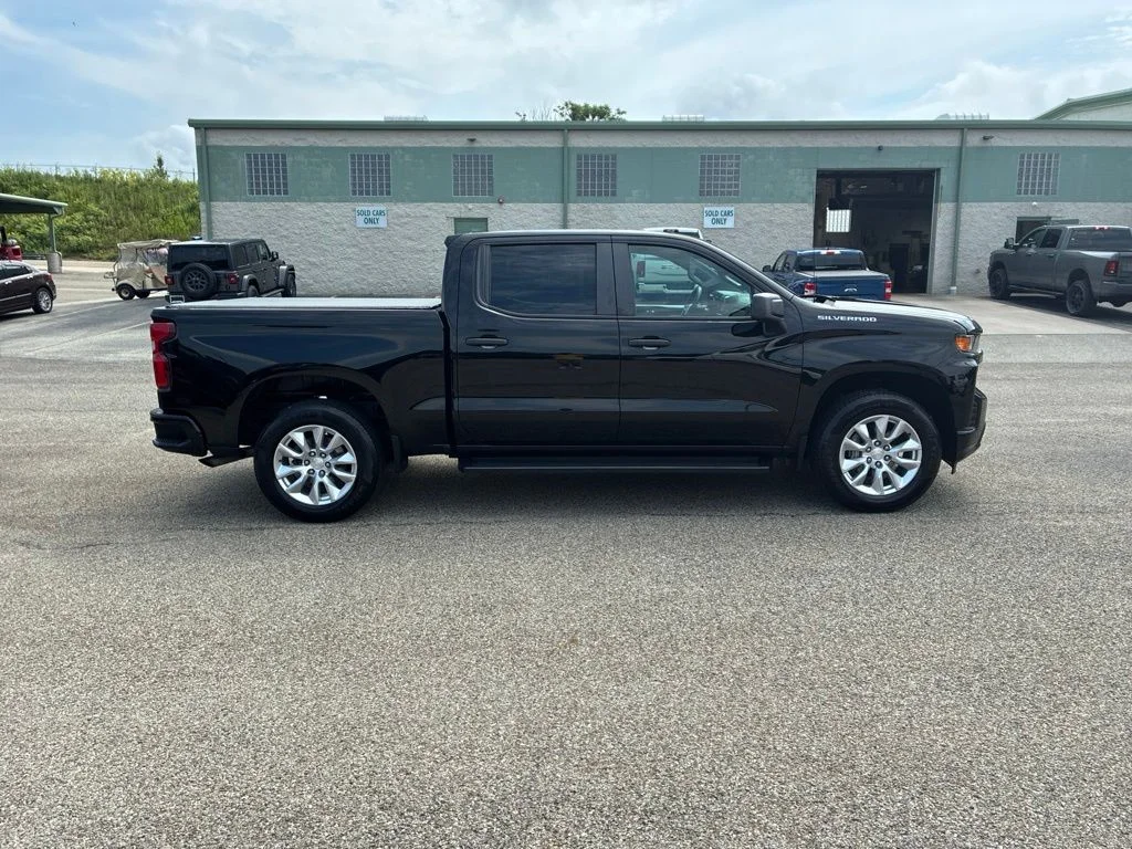 Used 2022 Black Chevrolet Custom image 6