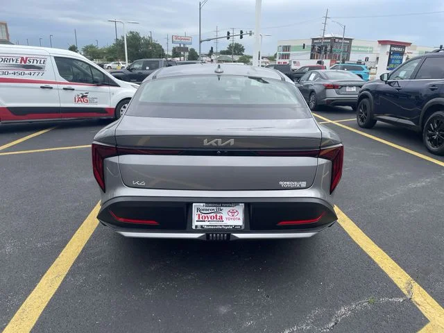 2025 Kia K4 LXS - Photo 32