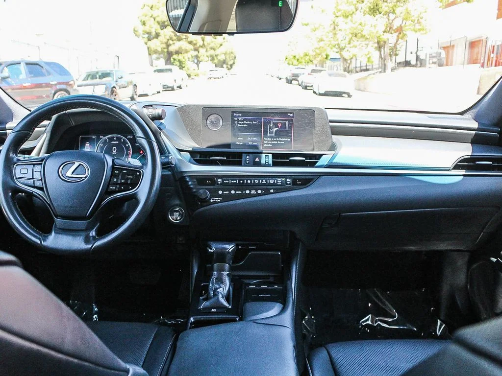 Used 2020 White Lexus 350 image 13