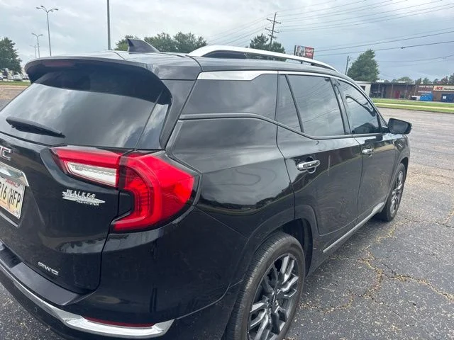Used 2024 Black GMC Denali image 3