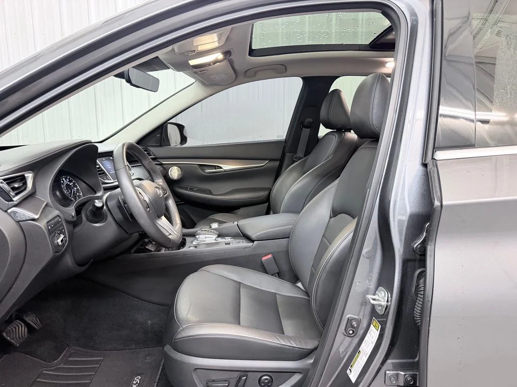 Used 2023 Gray INFINITI LUXE image 10