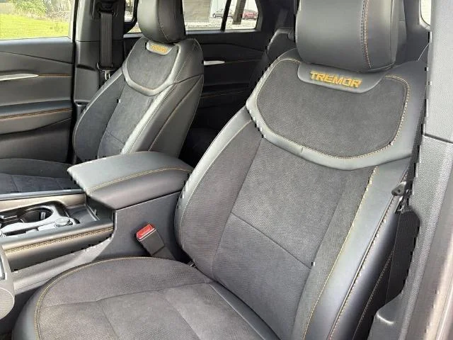 New 2026 Carbonized Gray Metallic Ford Tremor® image 34