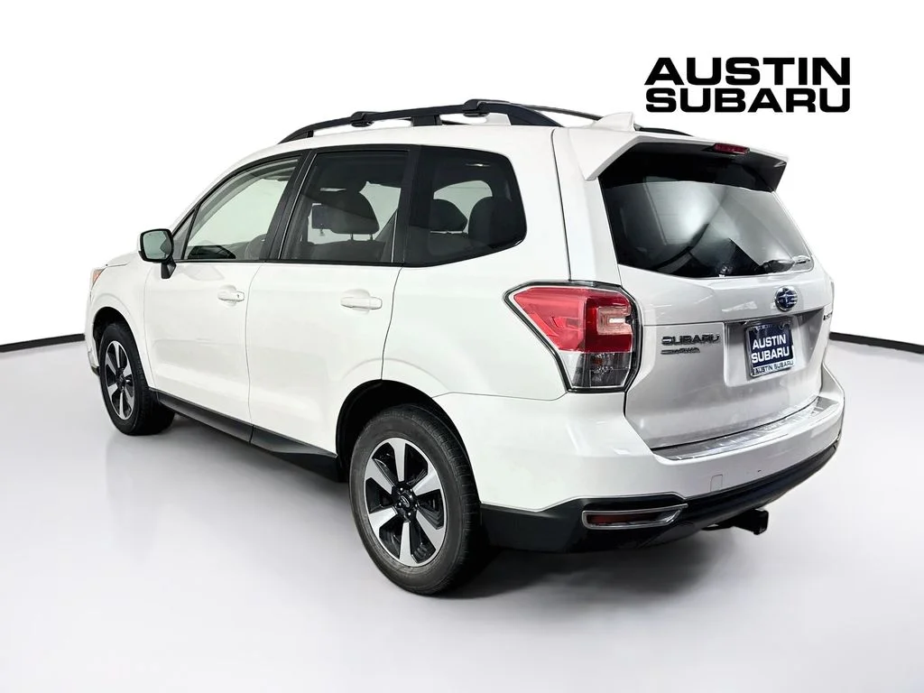 Used 2018 White Subaru 2.5i Premium image 5