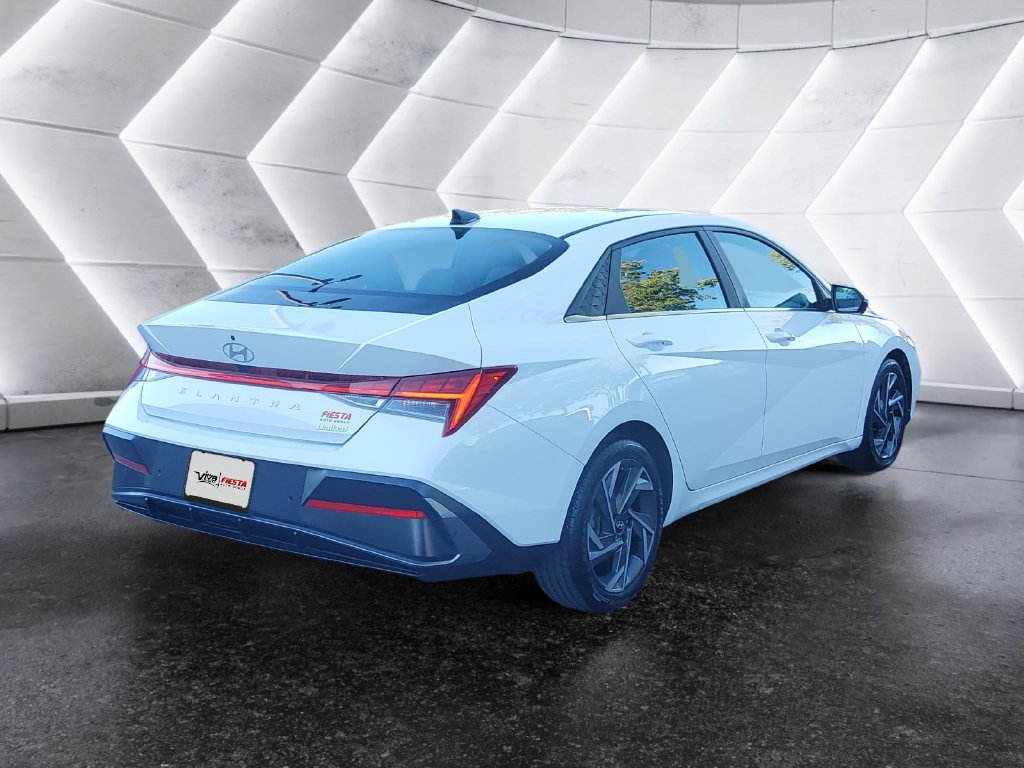 Used 2024 White Hyundai Limited image 4