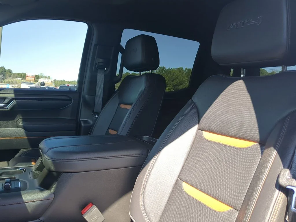 Used 2025 Sterling Metallic GMC AT4 image 15