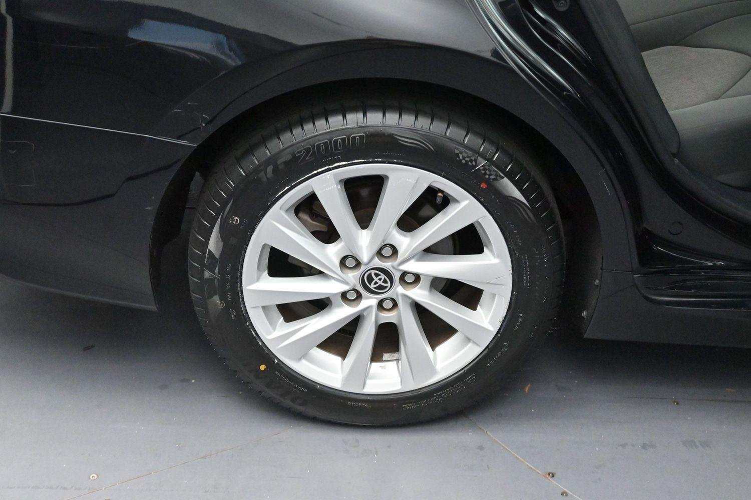 Used 2022 Midnight Black Metallic Toyota LE image 32