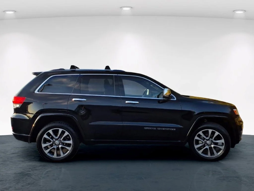 Used 2017 Black Jeep Overland image 5