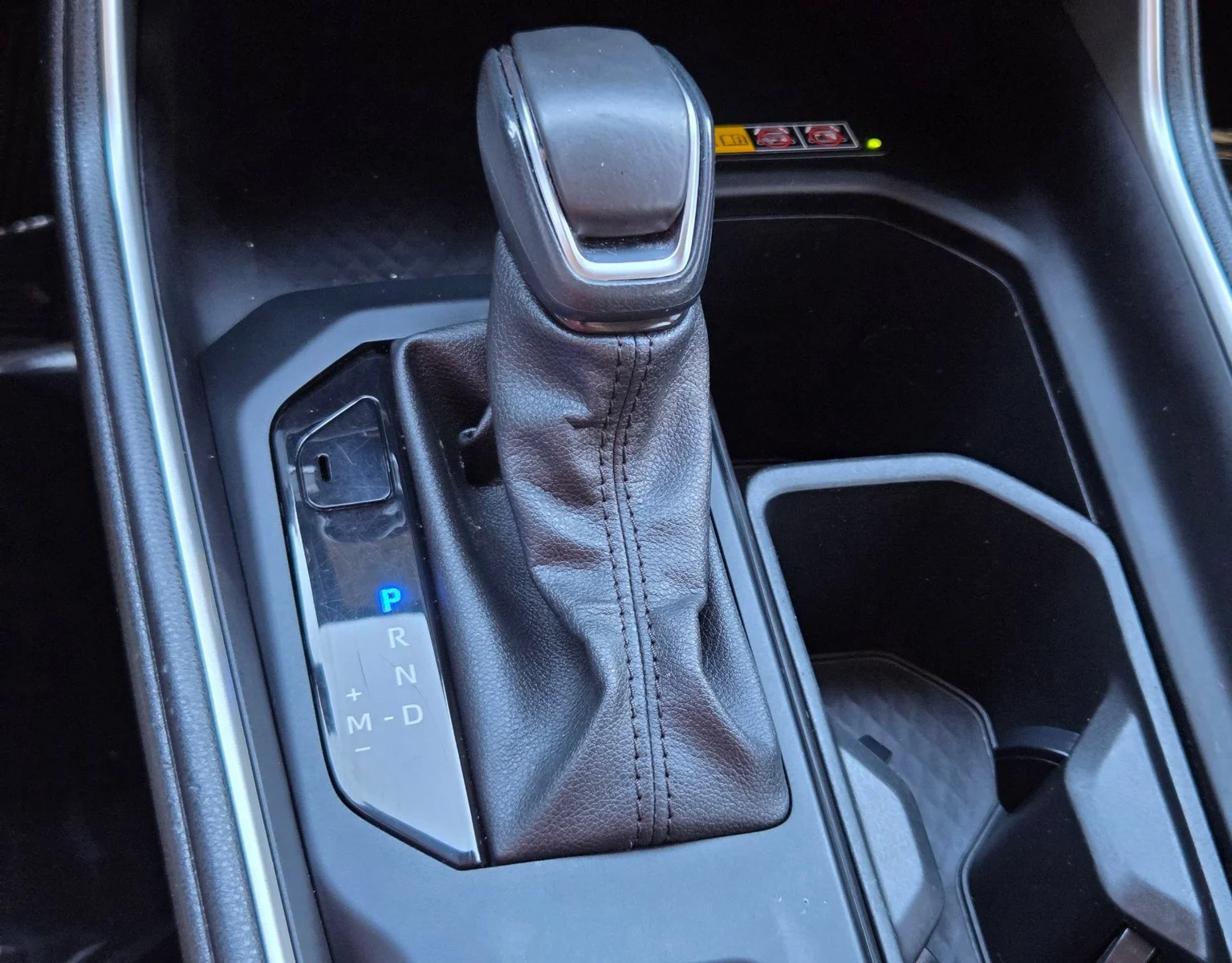 Used 2024 Ruby Flare Pearl Toyota XLE image 13