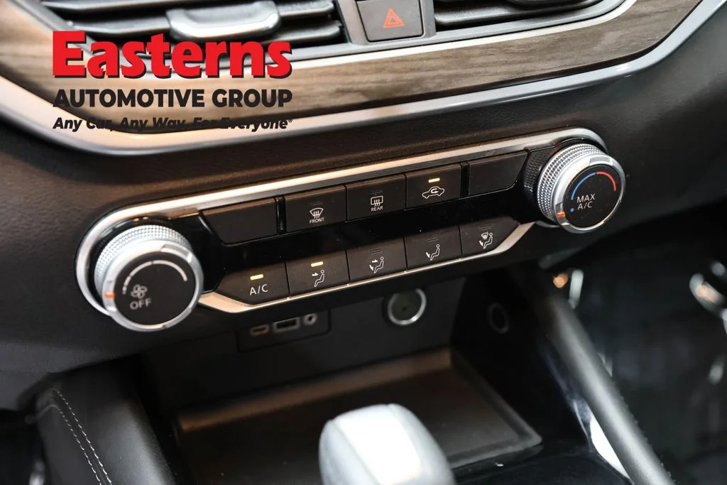 Used 2023 Black Nissan 2.5 SV image 20
