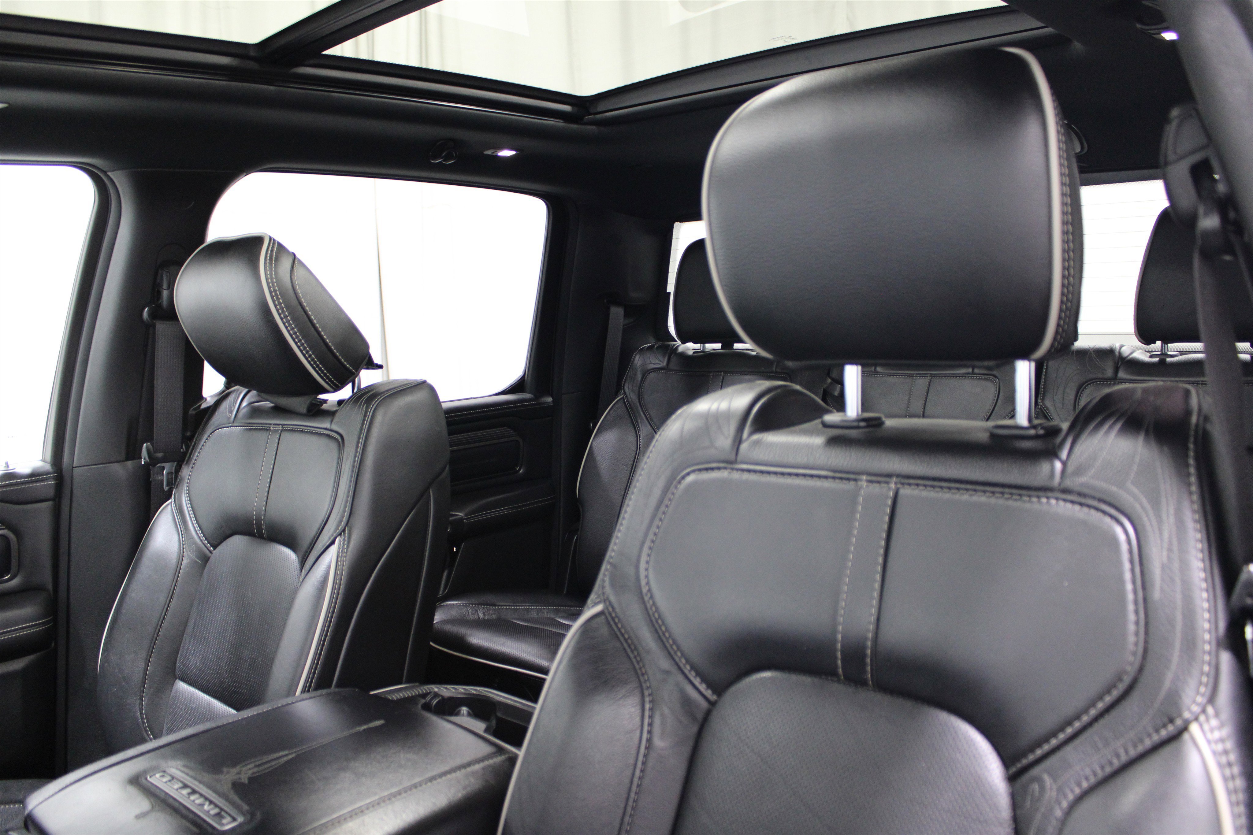 2020 Ram 1500 Limited photo 2