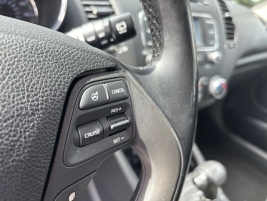 Used 2015 Gray Kia EX image 26