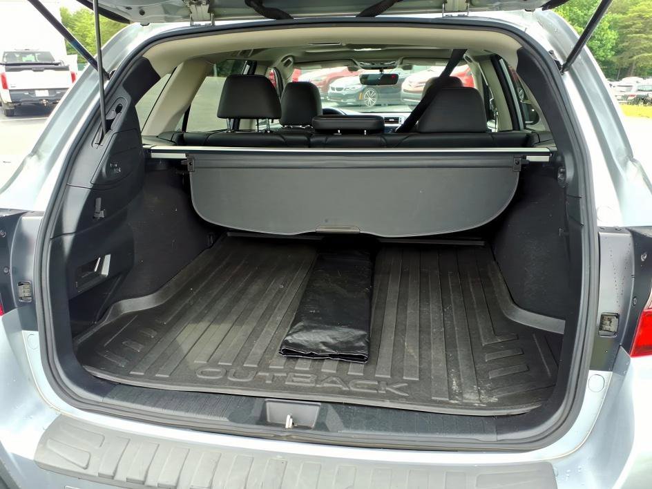 Used 2019 Ice Silver Metallic Subaru Limited image 5