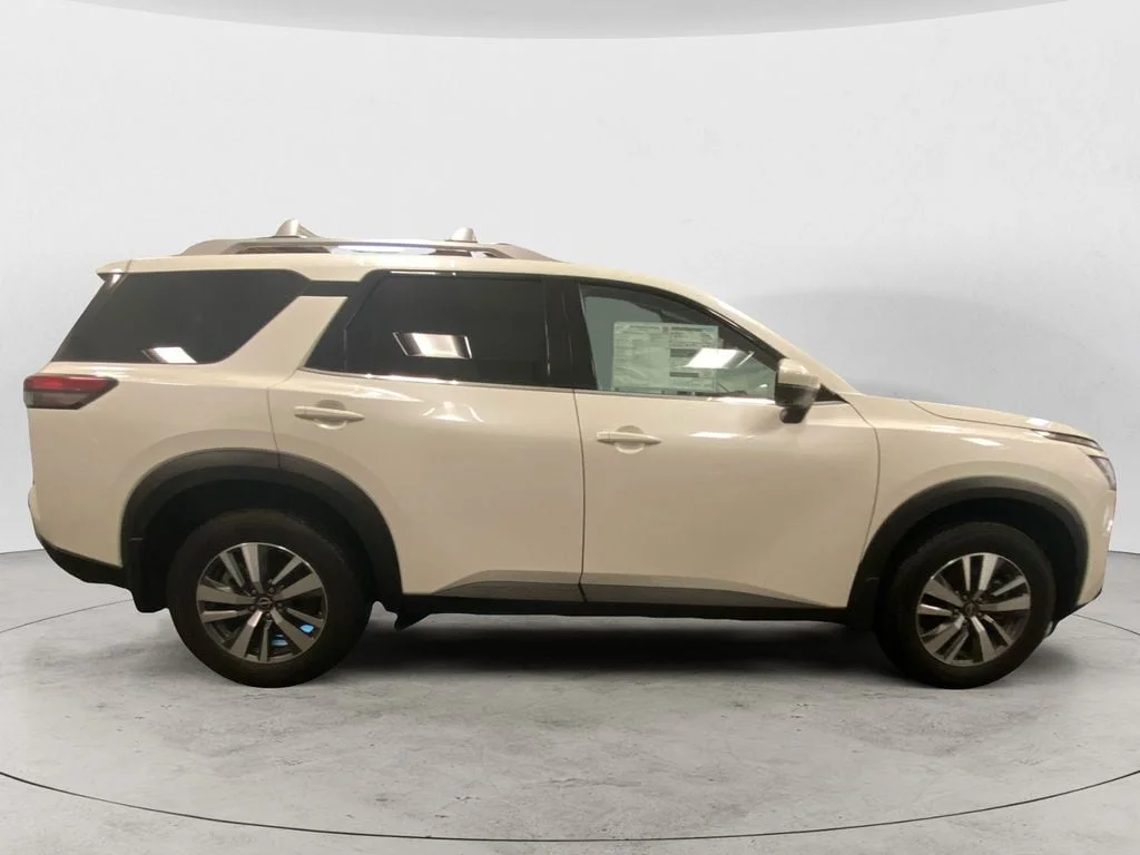 Used 2024 Pearl White Nissan SL image 7