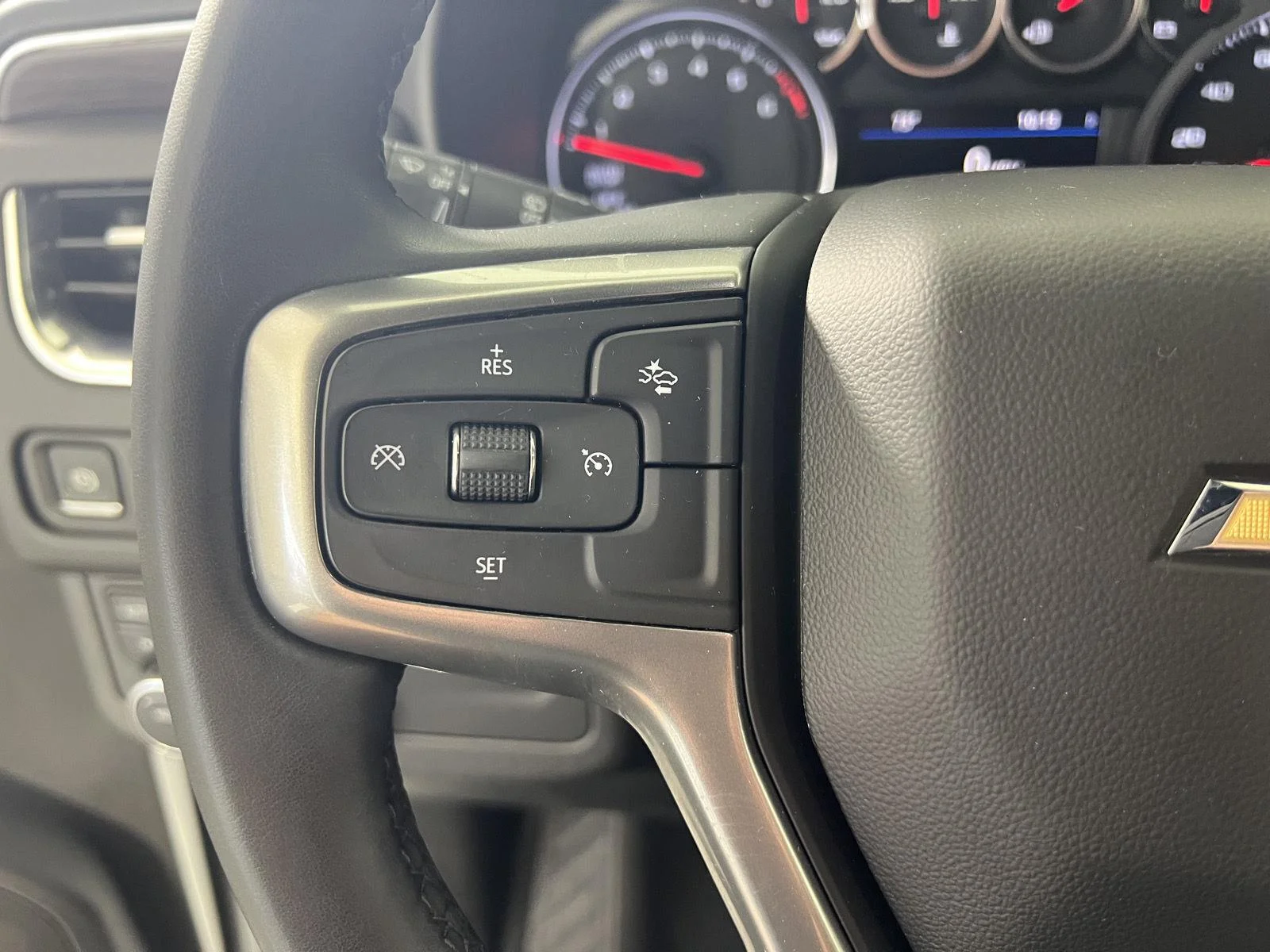 Used 2024 Summit White Chevrolet LS image 10